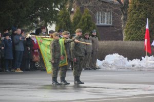 Uroczystość zaprzysiężenia nowych żołnierzy polskich 27