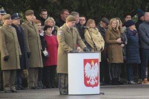 Uroczystość zaprzysiężenia nowych żołnierzy polskich 33